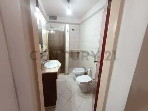 ¡Oportunidad Real! Casa en Pompeya: Estado Sublime y Precio Inmejorable