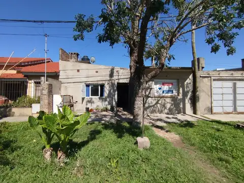 CASA DE 7 AMBIENTES EN ALTOS DEL VALLE