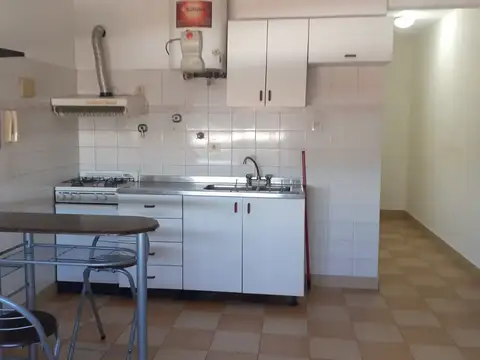 Departamento en Alquiler en Villa Bonich, $ 400.000