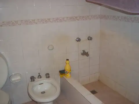 Departamento 2 ambientes al frente con balcon  Muy buen estado! - s/ Av. 101 ex Ruta Nacional 8