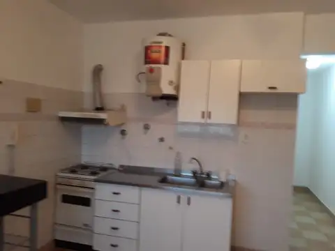 Av. 101 4500, Piso 1