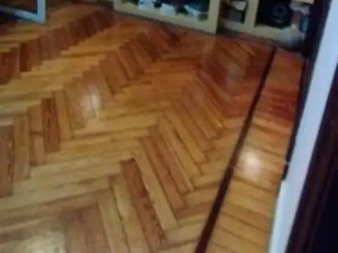 Casa 6 ambientes con 2 baños