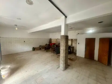 Local en Venta 58 años