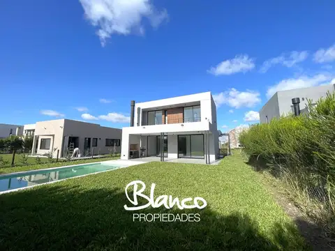 Puertos del Lago - Araucarias 100