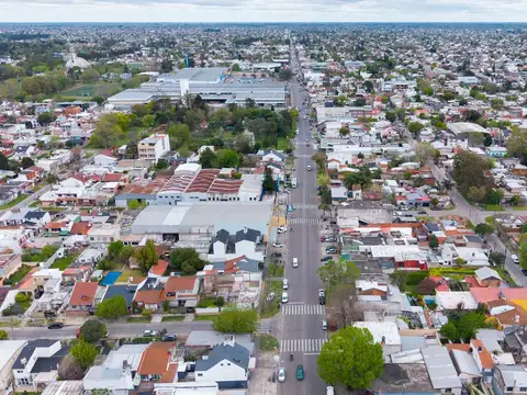 Venta lote en Villa Luzuriaga.