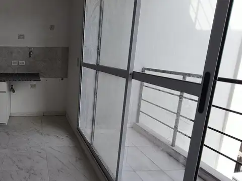 Monoambiente con balcon aterrazado a estrenar Lanus Este