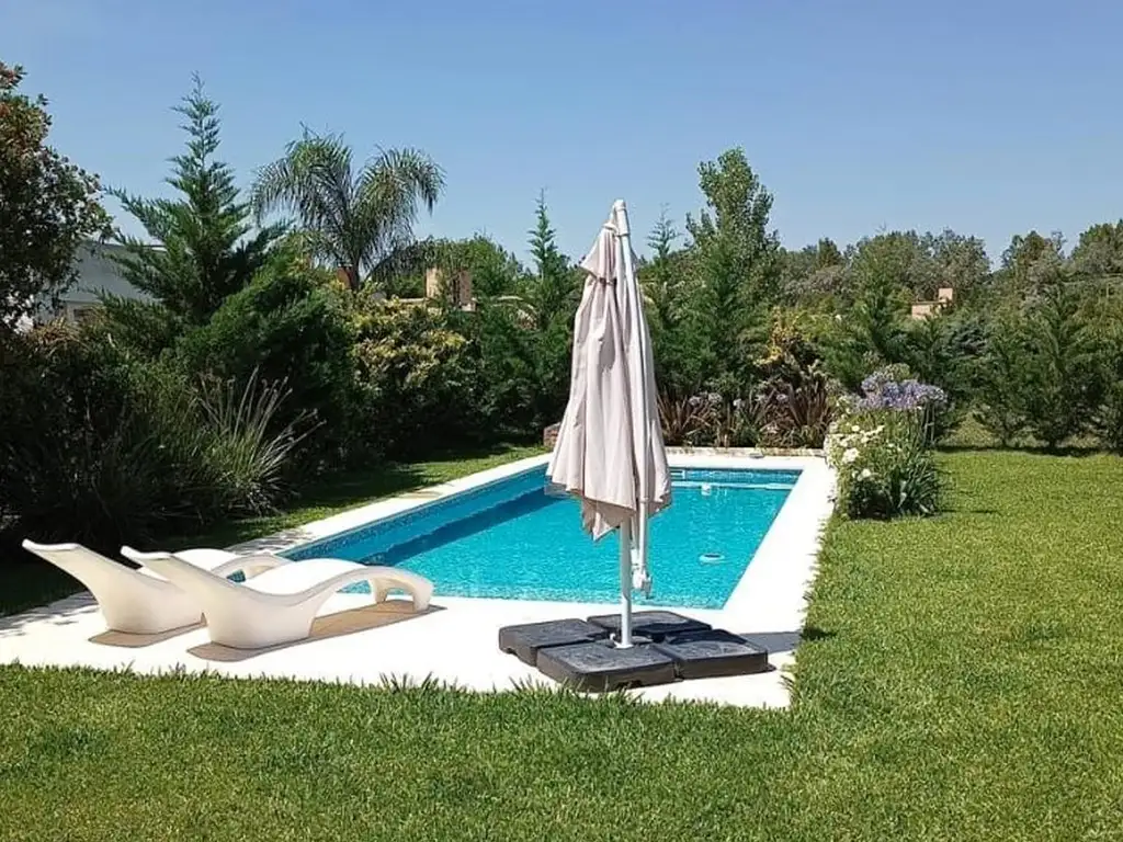 Barrio Cardales Village