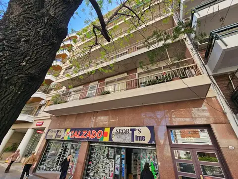 SEMIPISO CABALLITO FRENTE 4 AMB CON DEP. SERV. TODO SOL