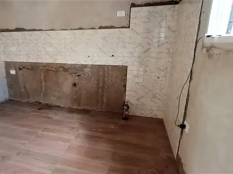 Casa 4 ambientes con 2 baños