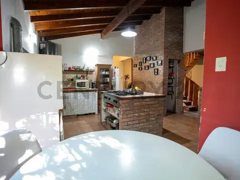 Casa en Venta con 3 dormitorios , Apto Banco , Villa Elisa, ( Zona Parque Ecológico)