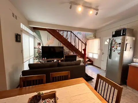 VENTA PH TRES AMBIENTES LANUS OESTE LUMINOSO