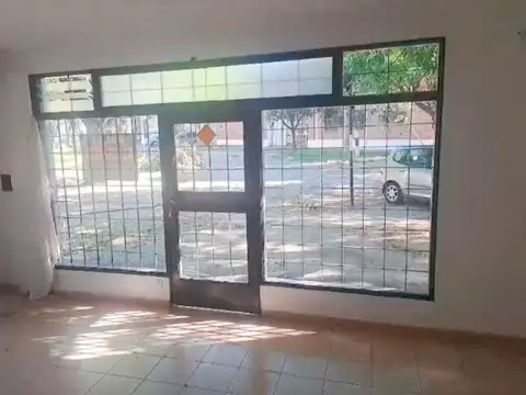 Local en Alquiler en Las Delicias, $ 250.000