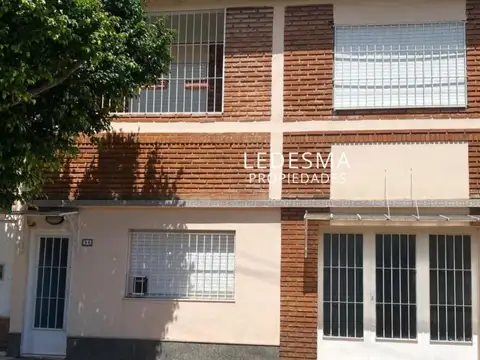 ALQUILER CASA  3 AMBIENTES CON GARAGE Y BALCON 