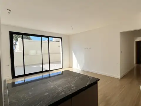 Departamento venta 2 dormitorios con balcón al Este
