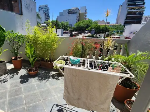 Excelente PH tipo casa con jardín y pileta sin expensas