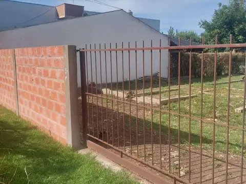 VENTA LOTE CALLE  12 de octubre 100  B DE ESCOBAR