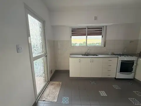 Departamento en Alquiler en Bernal Oeste, $ 750.000