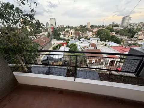 ALQUILER DEP 3 AMBIENTES BERNAL CENTRO SIN COCHERA