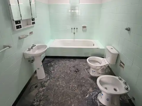 Depto Tipo Casa en Alquiler de 4 ambientes