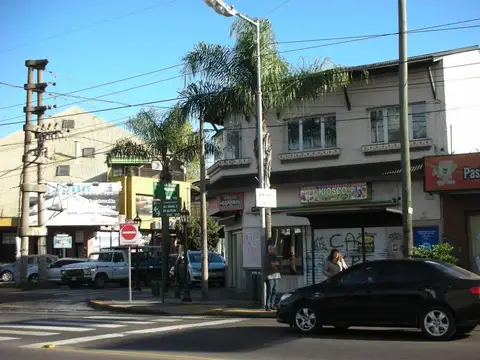 Av. A.t De Alvear 1704