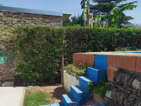 VENTA CASA CON PILETA Y QUINCHO- ANTARTIDA