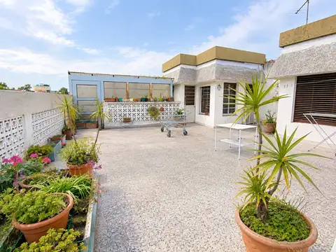 PH CASA 4 AMBIENTES VENTA GRAN TERRAZA HAEDO