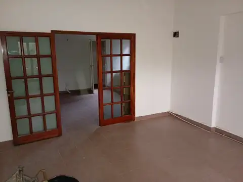 Oficina 2 ambientes con 1 baño