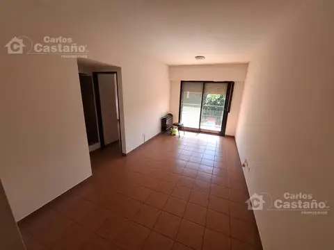 Exc. 3 Amb. con Balcón, Cochera Cubierta a 1/c de Av. Maipú