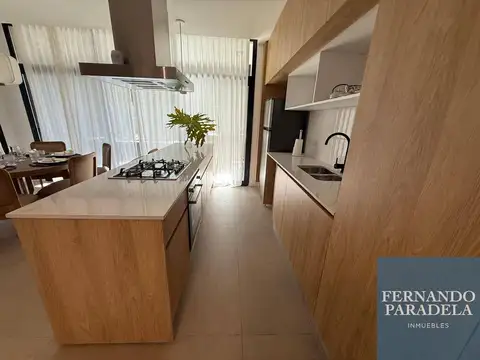 Casa 4 ambientes con 3 baños