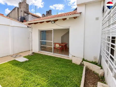 CASA EN VENTA EN ESCALADA CON PATIO Y TERRAZA