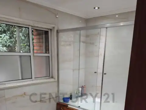 Casa 7 ambientes con 3 baños