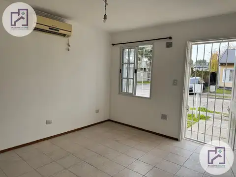 Casa 3 ambientes con 1 baño