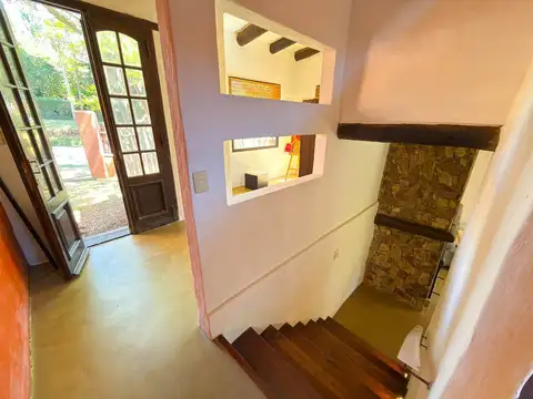 CASA TRES DORMITORIOS ZONA UNCAS