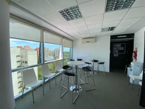 Oficina en Venta con 3 cocheras