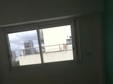 2 Ambientes contra Frente con Balcón a 1 cuadra subte