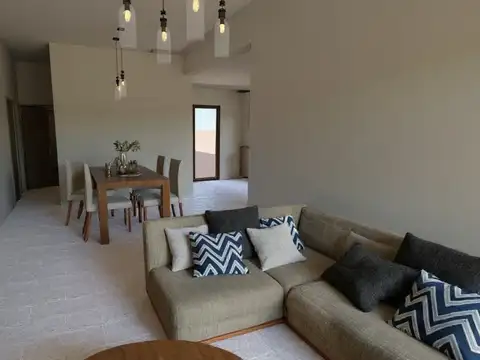 Casa 3 ambientes con 2 baños