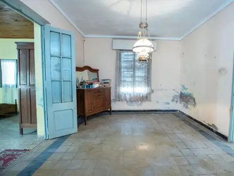 SE VENDE CASA FRENTE A LA PLAZA PRINCIPAL, RINCON