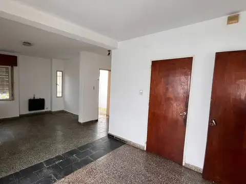 VENTA CASA LOMAS DE SAN MARTIN CBA 3 DORMITORIOS