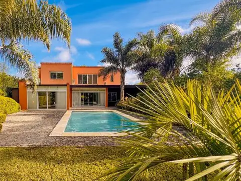 Alquiler Casa 5 AMB. con PILETA y JARDÍN | Barrio SAN MARCO