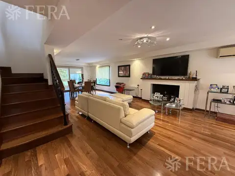 Casa en Venta en Abril Club De Campo, USD 660.000