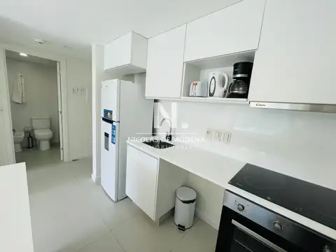 Departamento en Alquiler Temporal en Playa Mansa, USD 3.780