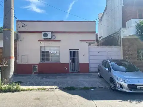 Galpon en Venta en Bernal, USD 290.000