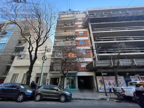 2 amb lateral con patio. Excelente ubicación