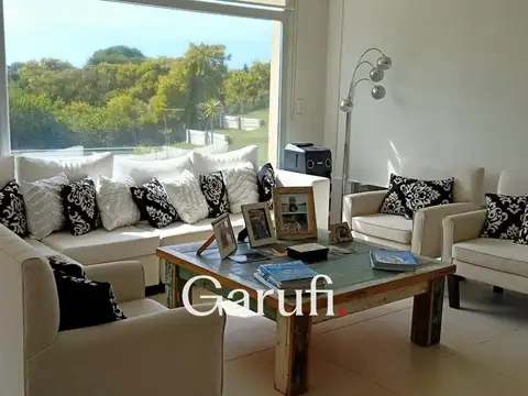 Casa en Alquiler Temporal con 3 cocheras