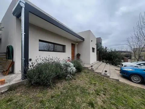 Casa en Venta en Pilar del Este - Santa Elena, USD 165.000