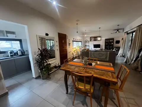 VENTA CASA 4 AMBIENTES EN SANTA ELENA