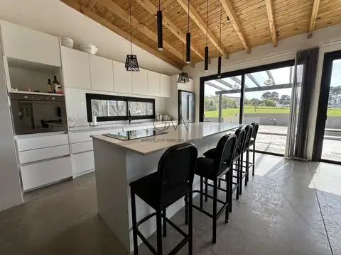 Casa 3 ambientes con 2 baños