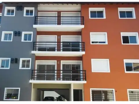 DEPARTAMENTO DE 2 AMB CON ESPACIO GUARDACOCHE!