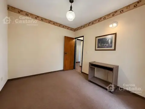 Excelente Chalet 4 Ambientes con Jardín y Cochera – A 4 C/ de Av. Maipú
