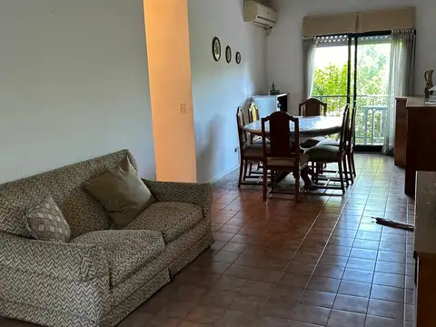 Departamento de 4 Ambientes en Excelente Estado